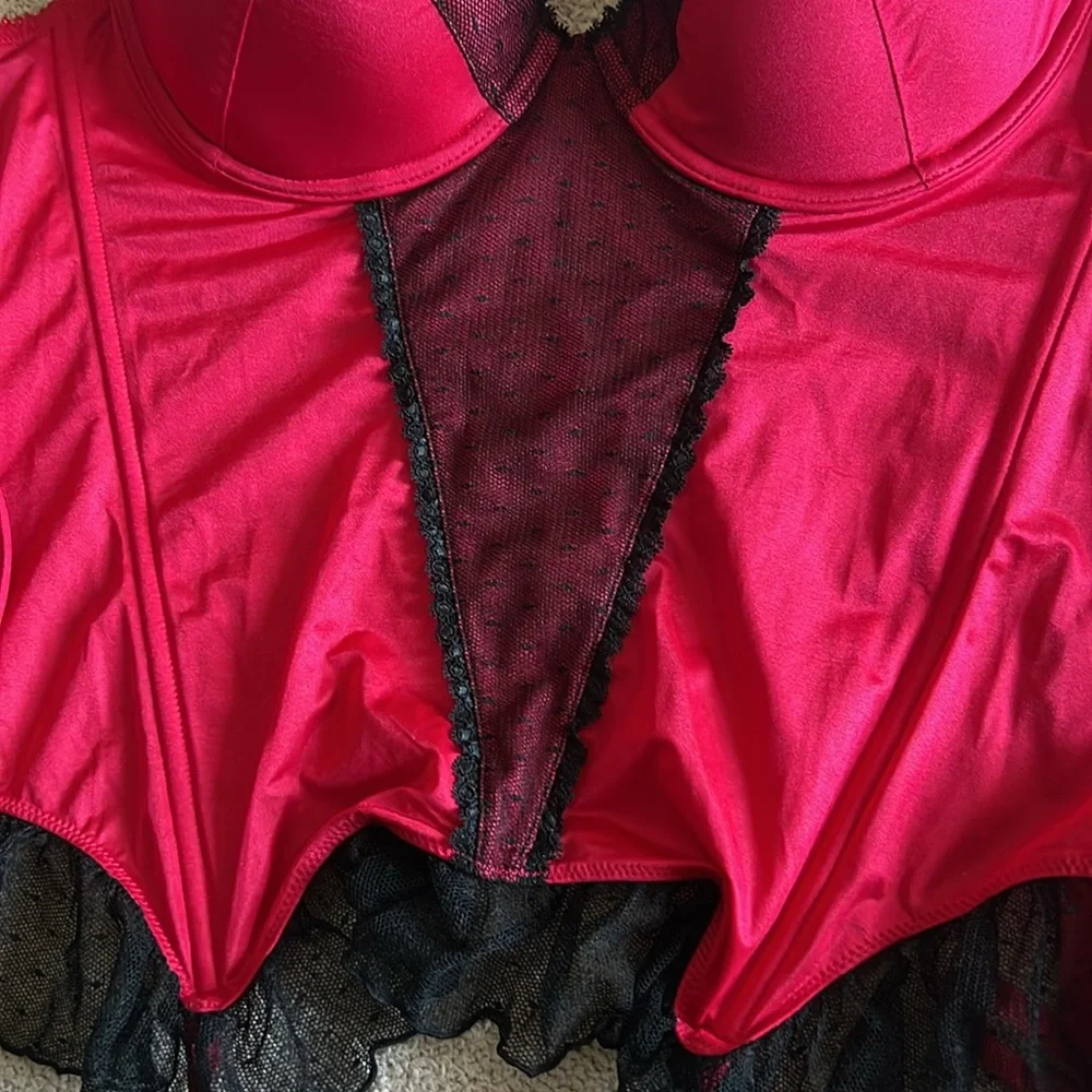 Y2K Vintage H&M Red Satin & Black Lace Boned Corset with Garter *NWT* - Size36B - Picture 9 of 14